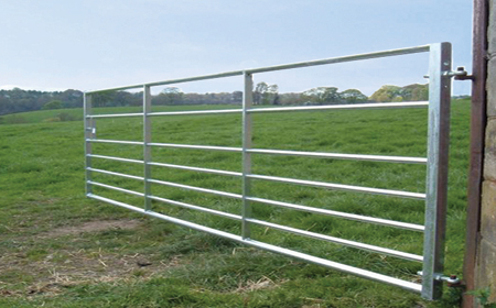 GATE 7 RAIL FIELD GATE 9'-0