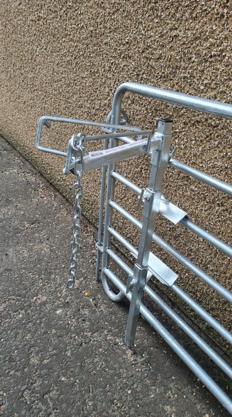 Sheep Headstock ( Clamp On Style ) Davidsons Farm & Country